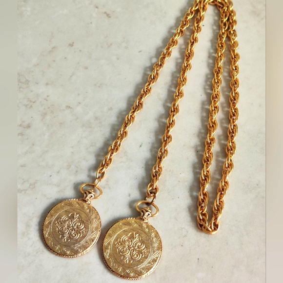Vintage Lariat Style Medallions Necklace - Picture 1 of 9